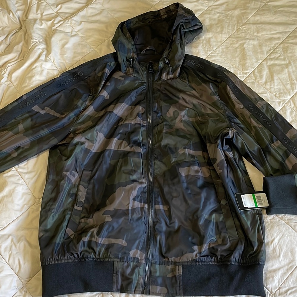 GUESS camo nylon light jacket with hood.